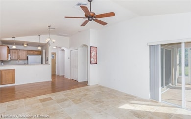 212 E Phoenix St, Lake Placid, FL 33852 - photo 3