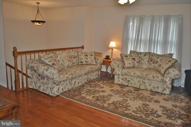 7077 Bridle Ct, Sykesville, MD 21784 - photo 5