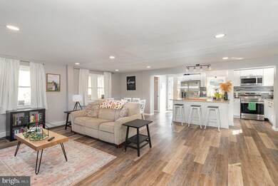 524 W Main St, Palmyra, PA 17078 - photo 3