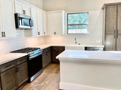 803 Thornton Rd unit H, Houston, TX 77018 - photo 5