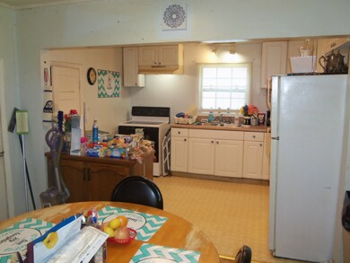 711 Madison St, Manchester, TN 37355 - photo 3