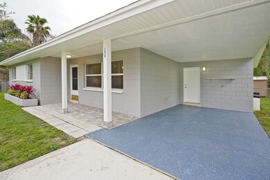 1420 E Stetson Dr-11