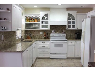 16550 Royal Poinciana Ct, Weston, FL 33326 - photo 4