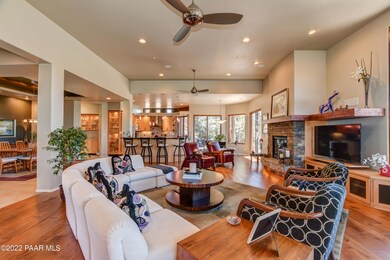 Living Room 4