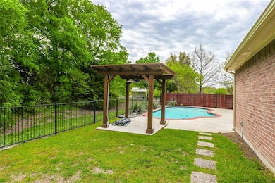 312 Raintree Dr, Murphy, TX 75094 - photo 3