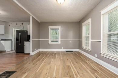 KW-Maple_St_E_124-5