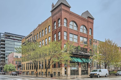 368 W Huron St unit 2N, Chicago, IL 60654 - photo 2