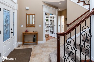 02-Front Entry_DMD_8655