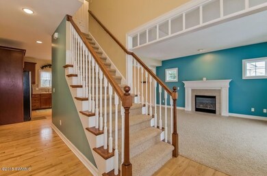 007-Foyer-1396161-mls