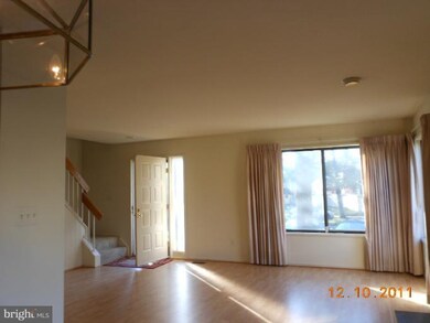 13 Sparrow Valley Ct, Montgomery Village, MD 20886 - photo 2