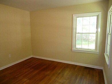 3105 13th St, Columbus, IN 47201 - photo 4