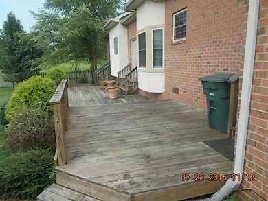 718 N Russell St, Portland, TN 37148 - photo 5