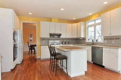 3 Pratt St, South Grafton, MA 01560 - photo 2