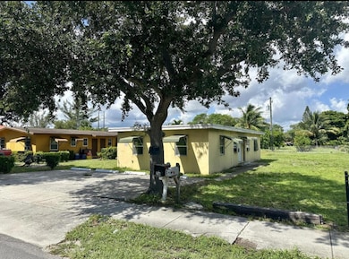 24 SW 10th Ave, Delray Beach, FL 33444 - photo 2