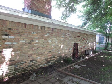 1109 Rosedale Dr, Gainesville, TX 76240 - photo 3