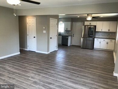 641 Lincoln St, Shoemakersville, PA 19555 - photo 5