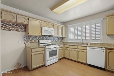 10625 Park View Cir, El Paso, TX 79935 - photo 7