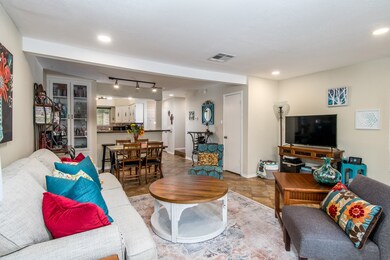 2503 Bering Dr unit 7, Houston, TX 77057 - photo 6