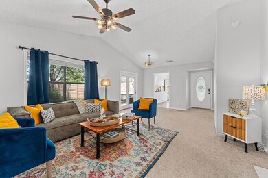 1008 Henrietta St, Fredericksburg, TX 78624 - photo 6