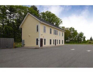 8 Mohawk Dr, Londonderry, NH 03053 - photo 3