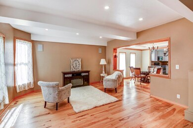5 Living Room