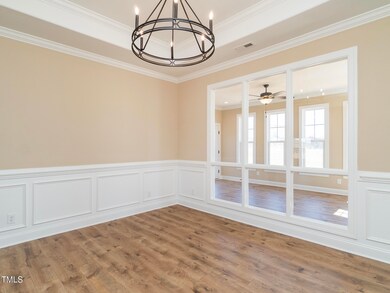 15 2376_WhelenDr Dining2