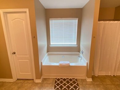 711 Broderick Cir, Warner Robins, GA 31088 - photo 7