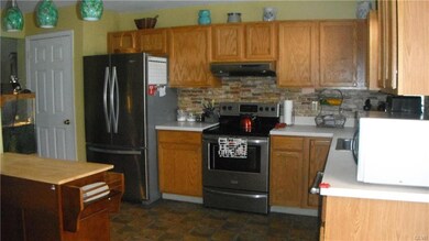 604 Abbe Ct, Freemansburg, PA 18017 - photo 2