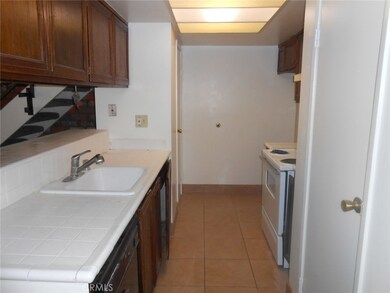 3419 20th St unit 3, Highland, CA 92346 - photo 5