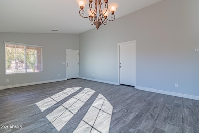 10477 E Primrose Ln (3 of 24)
