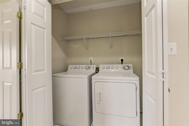 8738 Phipps Farm Way, Manassas, VA 20109 - photo 7