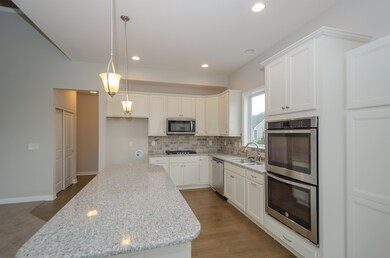 002_Kitchen