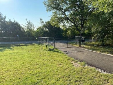 615 Mill Rd, Springtown, TX 76082 - photo 4