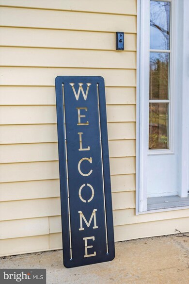 10805 Rock Run Dr, Potomac, MD 20854 - photo 2