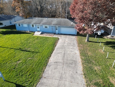 133 S Oak Acre Dr, Martinton, IL 60951 - photo 2