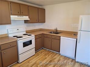 7 Padanaram Rd unit 111, Danbury, CT 06811 - photo 7