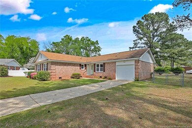 345 Lochstone Ct, Fayetteville, NC 28303 - photo 2