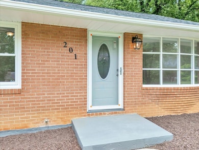 05-201 Forest Ridge Dr_05