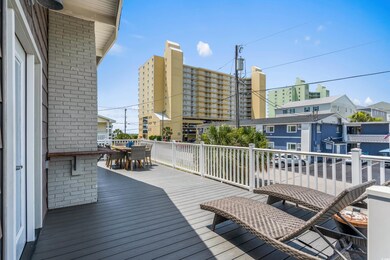 Deck featuring outdoor dining space
