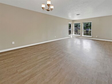 6002 Shady Timbers Dr, Houston, TX 77016 - photo 6