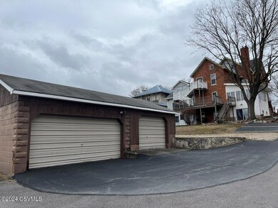 330 Mahoning St, Milton, PA 17847 - photo 4