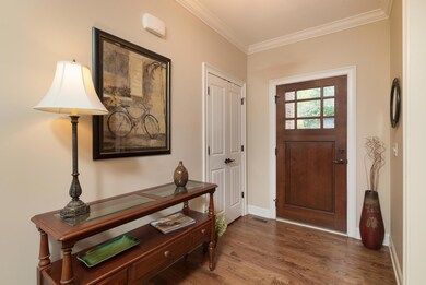 6172_Fairview_Rd_11
