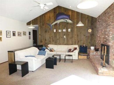 168 Pilgrim Dr, Holden, MA 01520 - photo 4