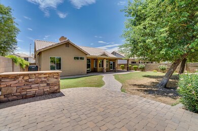 872 N Pineview Dr, Chandler, AZ 85226 - photo 3