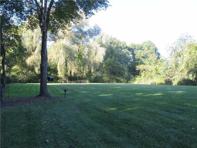 137 Austin Ave, Greenville, RI 02828 - photo 4