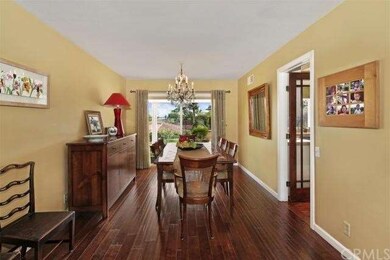 Host dinner parties in your formal dining room