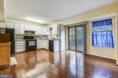 46687 Bartlet Square, Sterling, VA 20164 - photo 3