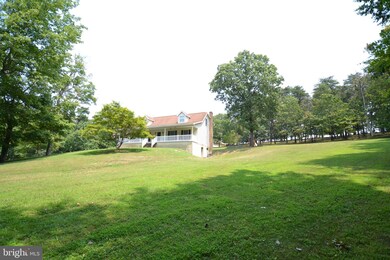 622 Weber Ln, Berkeley Springs, WV 25411 - photo 5