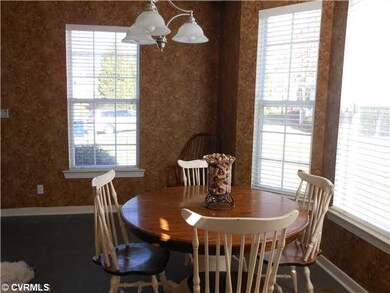Breakfast Nook - Eat-in area of kitchen has lots o