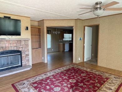 821 E A St, Watonga, OK 73772 - photo 4